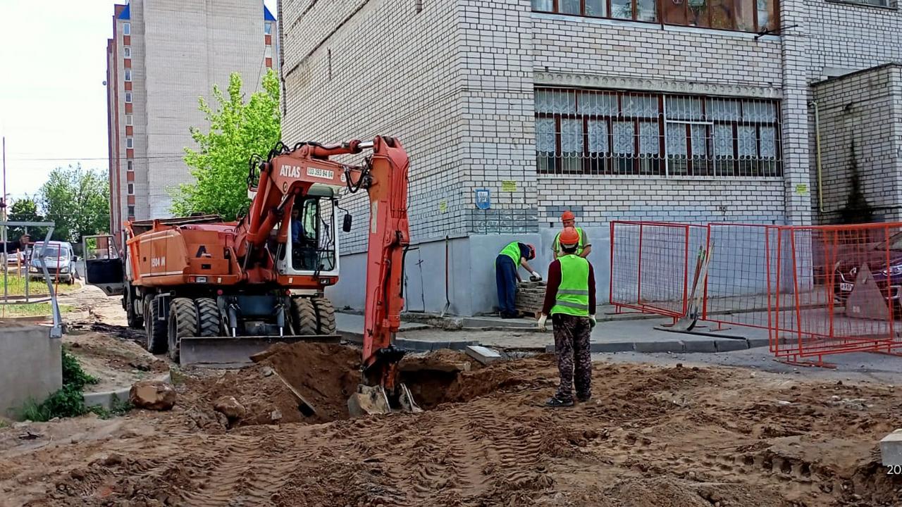 «Квадра» демонтирует участок теплосети на ул. Тенишевой в Смоленске для его предстоящей замены